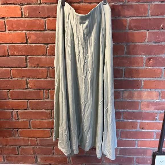 Aritzia Wilfred Skirt - Picture 1 of 1